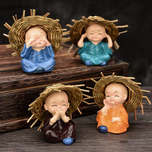 Indlæs billede til gallerivisning Babymunke-figur med hat i polyharpiks (4stk)