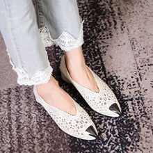 Indlæs billede til gallerivisning Udhulede meshsko med spids tå og kraftig hæl