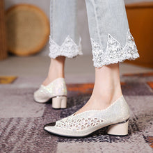 Indlæs billede til gallerivisning Udhulede meshsko med spids tå og kraftig hæl