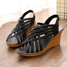Indlæs billede til gallerivisning Sandaler med vævet kile
