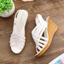 Indlæs billede til gallerivisning Sandaler med vævet kile