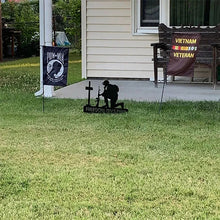 Indlæs billede til gallerivisning Soldiers Memorial decoration