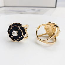 Indlæs billede til gallerivisning Camellia tørklædespænde