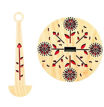 Indlæs billede til gallerivisning Garnnøgleholder i træ med håndledsstrop