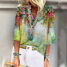 Indlæs billede til gallerivisning V-halsudskåren bluse med tryk