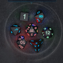 Indlæs billede til gallerivisning LED Flash terninger sæt 7-pack De elektroniske terninger