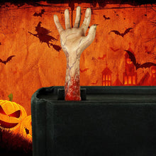 Indlæs billede til gallerivisning Bogmærke i skræmmende hånd-motiv Halloweendekoration