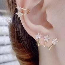 Indlæs billede til gallerivisning Tre blomster én gennemboret øreringe