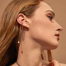 Indlæs billede til gallerivisning Perlekæde manchetørering med kvaster (Kun højre øre)