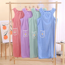 Indlæs billede til gallerivisning Hurtigtørrende vandabsorberende 2-i-1 badekåbe og håndklæde
