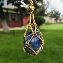 Indlæs billede til gallerivisning Halskæde i krystalsten med ramme