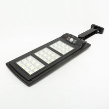 Indlæs billede til gallerivisning Solcelledrevet fjernstyret gadelys