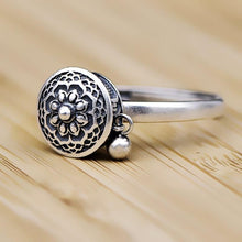 Indlæs billede til gallerivisning Buddhist Tibetan Prayer Wheel Ring OM Mantra Lotus Floral Ring