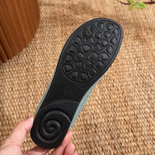 Indlæs billede til gallerivisning Ventilerende skridsikre stofsko (Dame)