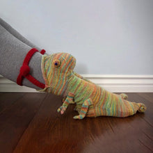 Indlæs billede til gallerivisning Strikkede uldsokker med dyremotiver