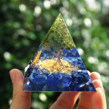 Indlæs billede til gallerivisning Livets mening Pyramide i harpiks