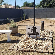 Indlæs billede til gallerivisning Soldiers Memorial decoration