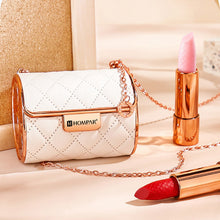 Indlæs billede til gallerivisning Fløjlsmat læbestiftsæt med glamourøs kædetaske