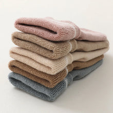 Indlæs billede til gallerivisning Søde varme børnestrømper med skridsikre gummidutter