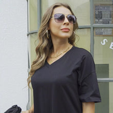 Indlæs billede til gallerivisning T-shirt med V-hals til damer