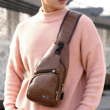 Indlæs billede til gallerivisning Crossbody taske med USB Port (Herre)