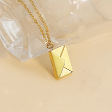 Indlæs billede til gallerivisning Metal konvolut halskæde