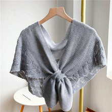 Indlæs billede til gallerivisning Fishtail Mini Knitted Shawl