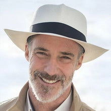 Indlæs billede til gallerivisning Klassisk solhat med stor skygge