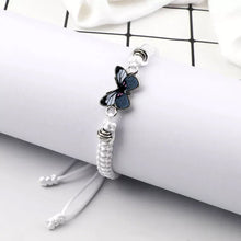 Indlæs billede til gallerivisning Armbånd med sommerfuglevedhæng