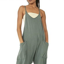 Indlæs billede til gallerivisning Ensfarvet Jumpsuit med V-hals og store lommer