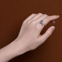 Indlæs billede til gallerivisning Buddhist Tibetan Prayer Wheel Ring OM Mantra Lotus Floral Ring