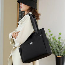 Indlæs billede til gallerivisning Nylontaske med stor kapacitet