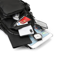 Indlæs billede til gallerivisning Skuldertaske i nylonfilm (Herre)