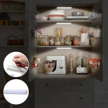 Indlæs billede til gallerivisning LED-belysning med bevægelsessensor til kabinetter