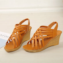 Indlæs billede til gallerivisning Sandaler med vævet kile