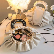 Indlæs billede til gallerivisning Makeuptaske med træksnor