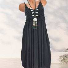 Indlæs billede til gallerivisning Ensfarvet camisolekjole med blonder