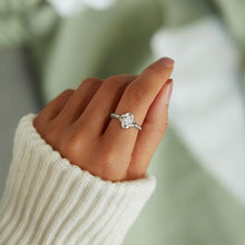 Indlæs billede til gallerivisning Endless Knot Friendship Ring and Necklace