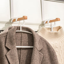 Indlæs billede til gallerivisning Foldbare dørkroge i massivt træ