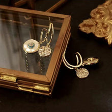 Indlæs billede til gallerivisning "Havets datter" roterende øreringe