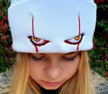 Indlæs billede til gallerivisning Pennywise hue med skræmmende øjne