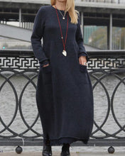 Indlæs billede til gallerivisning Lang pullover strikkjole med rund halsudskæring