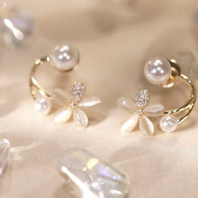 Indlæs billede til gallerivisning Sweet Flower Stud Earrings