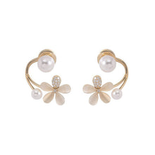 Indlæs billede til gallerivisning Sweet Flower Stud Earrings