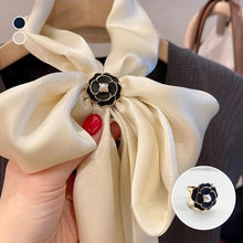 Indlæs billede til gallerivisning Camellia tørklædespænde