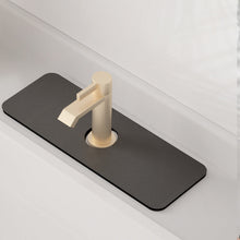 Indlæs billede til gallerivisning Absorberende gummimåtte til vandhane