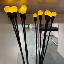 Indlæs billede til gallerivisning Solcelledrevent Plug-in LED Havelys Firefly i ildfluemotiv
