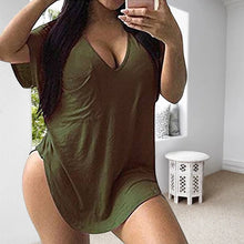 Indlæs billede til gallerivisning Ensfarvet Oversized T-shirt med V-udskæring
