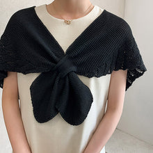 Indlæs billede til gallerivisning Fishtail Mini Knitted Shawl
