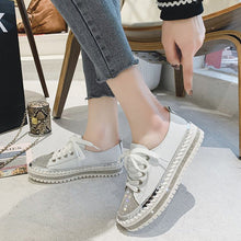Indlæs billede til gallerivisning Lædersneakers med sølvdiamanter
